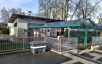 Ingang van het station