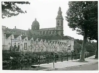 Buitenzicht van textielfabriek UCO Ter Platen in Gent. Collectie Industriemuseum Gent