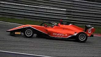 Amna Al Qubaisi op het Yas Marina Circuit in 2017.