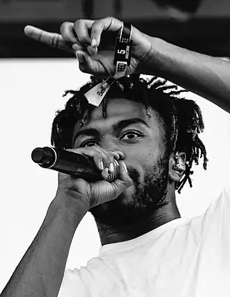 Kevin Abstract tijdens een concert van BROCKHAMPTON in 2018