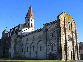 Collégiale Saint-Victor et Sainte-Couronne