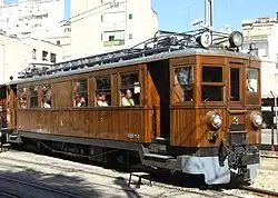 Vierassige motorwagen 3 in Palma (Plaça d'Espanya); 27 juni 2011.
