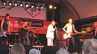 F op KoninginneNach 2008 met Freek de Jonge