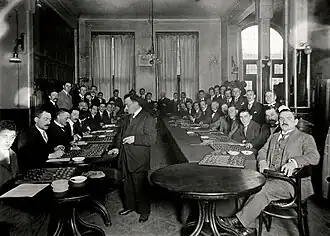 Fabre tijdens een simultaan in 1920