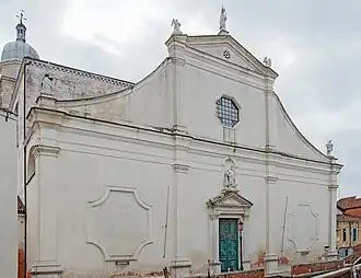 Facade van de Chiesa dell'Angelo San Raffaele