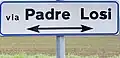 Het straatnaambord gewijd aan pater Losi, in Caselle Landi.