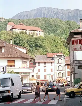 Faverges met uitzicht op het château