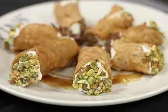Canolli gevuld met ricotta en pistachenootjes