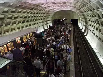 Federal Triangle station tijdens spitsuur