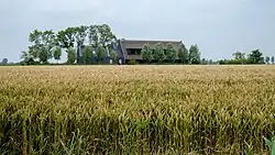 De huidige kantoorboerderij van Koepon gezien vanaf het Lucaspad