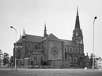 Fellenoordkerk kort voor de sloop