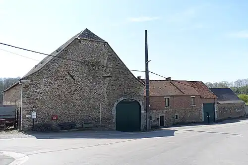 Vierkantshoeve in Hosdent