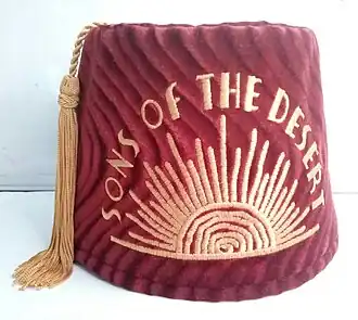 De fez uit de film die leden van de Sons of the Desert bij bijeenkomsten dragen