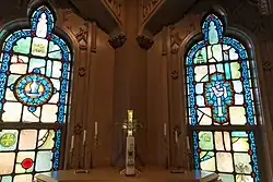 Glas-in-loodramen in de kerk