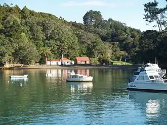 Visserboten in de haven van Leigh