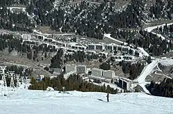 Fôret (boven) en Forum, 2011