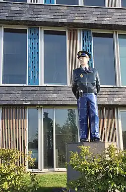 De diender (2008), Naaldwijk