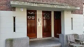 Portiek van Floris Versterstraat 7-9 van architect Roodenburgh (april 2019)