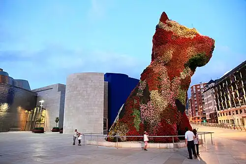 Een ruim 12 meter hoge puppy van Jeff Koons