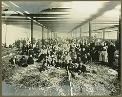 Belgische vluchtelingen in de fabriek in 1917
