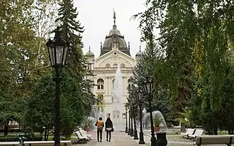 Wandelpad in het park, nabij het Staatstheater.