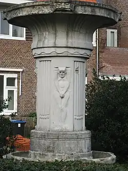 Zuil met bloembak, Nassaupark / Amsterdamseweg