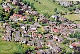 Castle Douglas met boven in de afbeelding de golfbaan