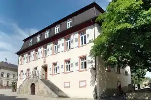 Amtshaus (1729), als kantoorgebouw en toeristisch bureau in gebruik