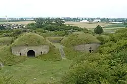 Een van de open schietplatforms (rue du rempart)