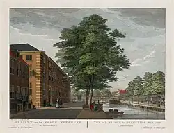 Het 'Waale Weeshuys' te Amsterdam aan de nog niet gedempte Vijzelgracht, 1768