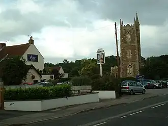 Pub The Globe en de parochiekerk.