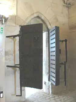 Originele deuren van de grote toren, heden te vinden in het Kasteel van Vincennes