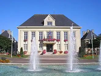 Gemeentehuis (in Aunay-sur-Odon)