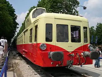 X 4039 tijdens een tentoonstelling op de Champs-Élysées