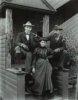 Frances Benjamin Johnston met haar partner Mills Thompson (links) en Frank Phister