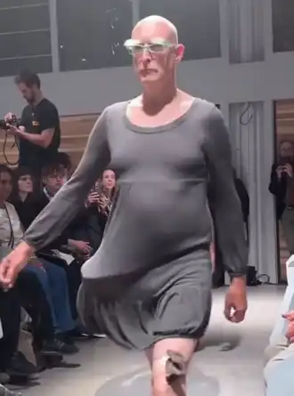 Frank Mandersloot in 2025, tijdens de modeshow van de Gerrit Rietveld Academie