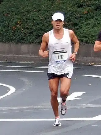 Stadler (links met nummer 1111) tijdens de Marathon van Frankfurt, 2007.