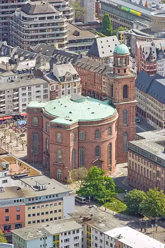 De Sint-Paulskerk van Frankfurt, gezien vanuit de Maintower