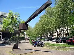 Vitale Form (1983) in Karlsruhe