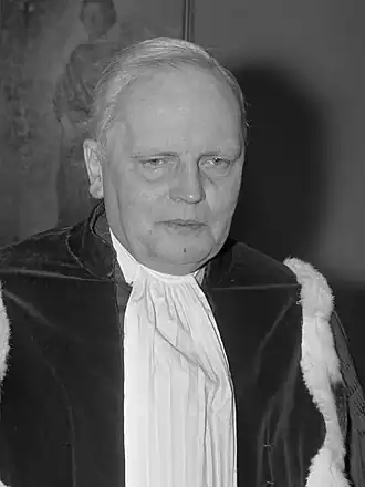 De Jong in presidentiële toga, 1970.