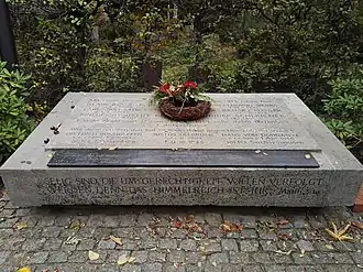 Graf ter herrinering aan, Klaus Bonhoeffer, Dietrich Bonhoeffer, Hans von Dohnanyi, Justus Delbrück, Hans John, Richard Kuenzer, Carl Adolf Marks, Wilhelm zur Nieden, Friedrich Justus Perels, Rüdiger Schleicher, Hans Ludwig Sierks, Chausseestraße 126, Berlijn-Mitte, Duitsland