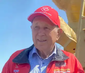 Frits Verbrugghe tijdens de huldiging van het crossmonument de Ginste in 2024