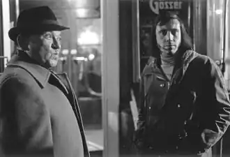 Fritz Muliar (links) als hoofdinspecteur Gruber tijdens de opnamen van de aflevering Das goldene Pflaster van de tv-serie Der Kommissar (Wenen, ca. 1974)