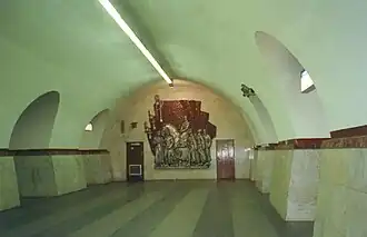 Perronhal met bas-reliëf van Michail Froenze