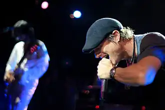 Fuel tijdens een optreden in mei 2010.