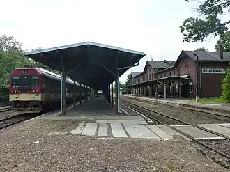 Trein van Tsjechische Spoorwegen in Station Głuchołazy (Poolse deel van spoorlijn Šumperk – Krnov)