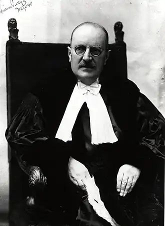 Van der Flier in toga, ca. 1948