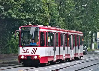 Tienassige tram van het type GT10 NC-DU.