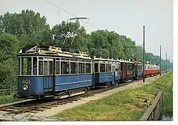 GVB 401+946+748+301 op de Museumtramlijn bij de Kalfjeslaan; 27 mei 1981.