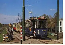 GVB 465, HTM 816 en WVB 4143 op de Museumtramlijn bij de Kalfjeslaan; 9 mei 1982.